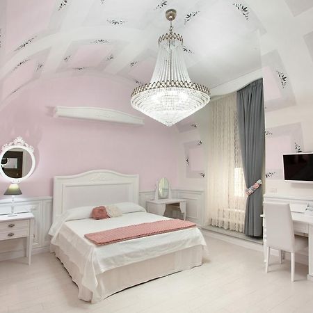 לינה וארוחת בוקר נאפולי Domus Rosa חדר תמונה